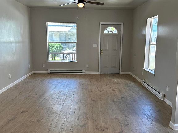 3rd image of 926 Edison Ave