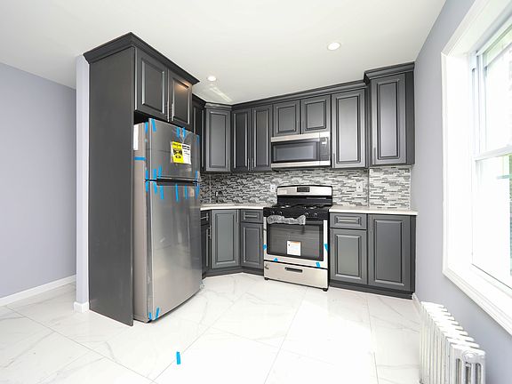 2nd image of 11645 141st St