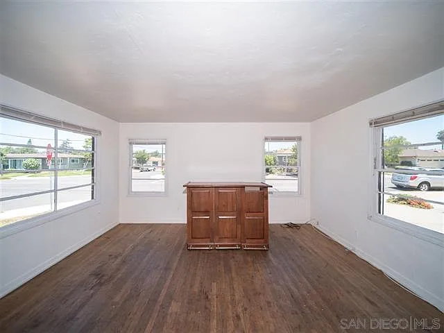4960 63rd St — Photo 7