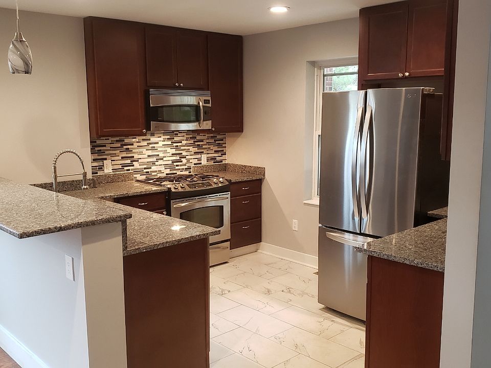 Apt 1 Kitchen