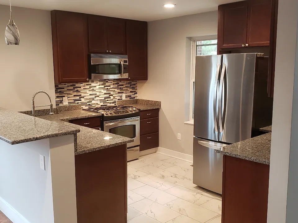 500 Halsey Ave #1