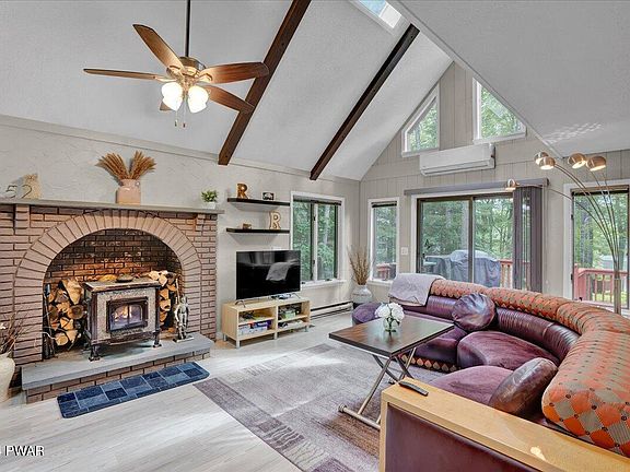 5th image of 252 Fawn Lake Dr
