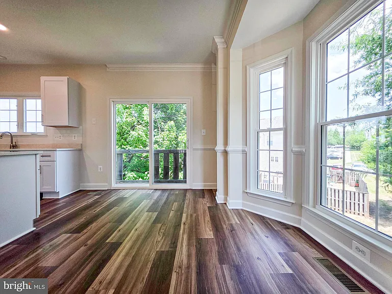 3300 Broker Ln — Photo 6