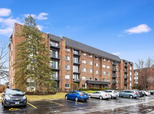 4711 Saint Joseph Creek Rd APT 2I, Lisle, IL 60532