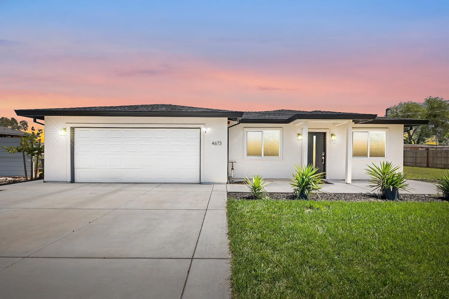 4673 Pacific Ave photo 1