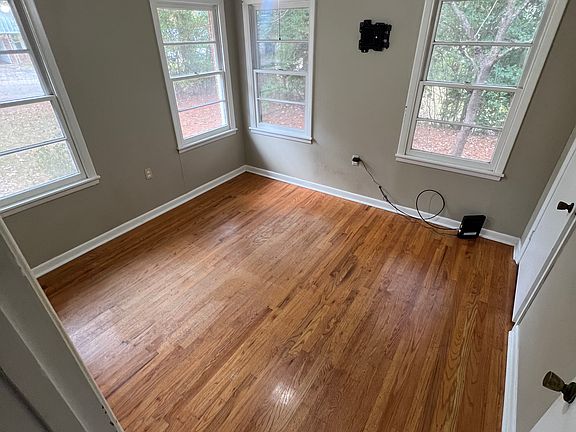 5th image of 811 Louisiana Ave