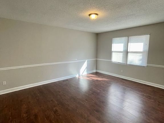 3rd image of 143 Winget Cir APT A