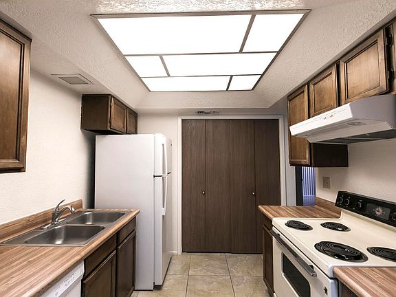 3rd image of 629 N Mesa Dr APT 17