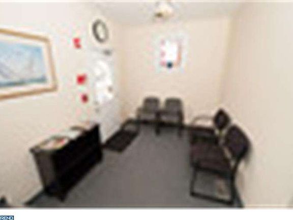 4th image of 2205 Mount Carmel Ave