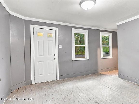 5th image of 1302 Stafford Ave