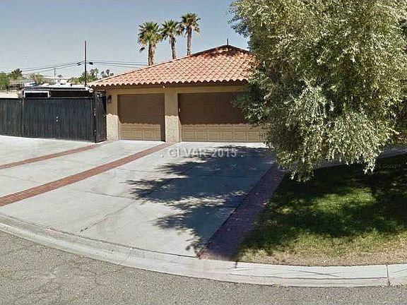 2nd image of 2010 Red Rock St