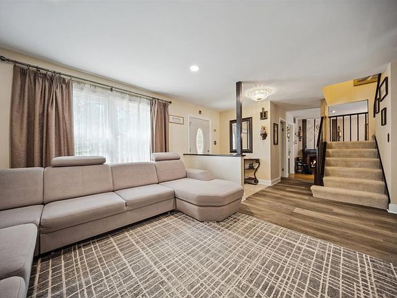 2nd image of 2121 Pepperwood Ln #0