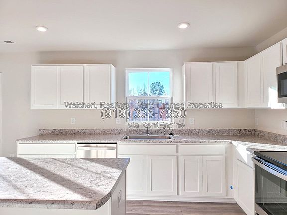 4th image of 1117 Bridgewater Dr