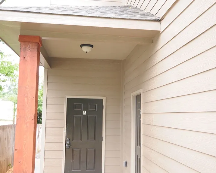 497 Wesley Pl #AB — Photo 2