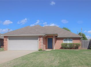 1020 Mollie Rausch Ln, Edmond, OK 73003