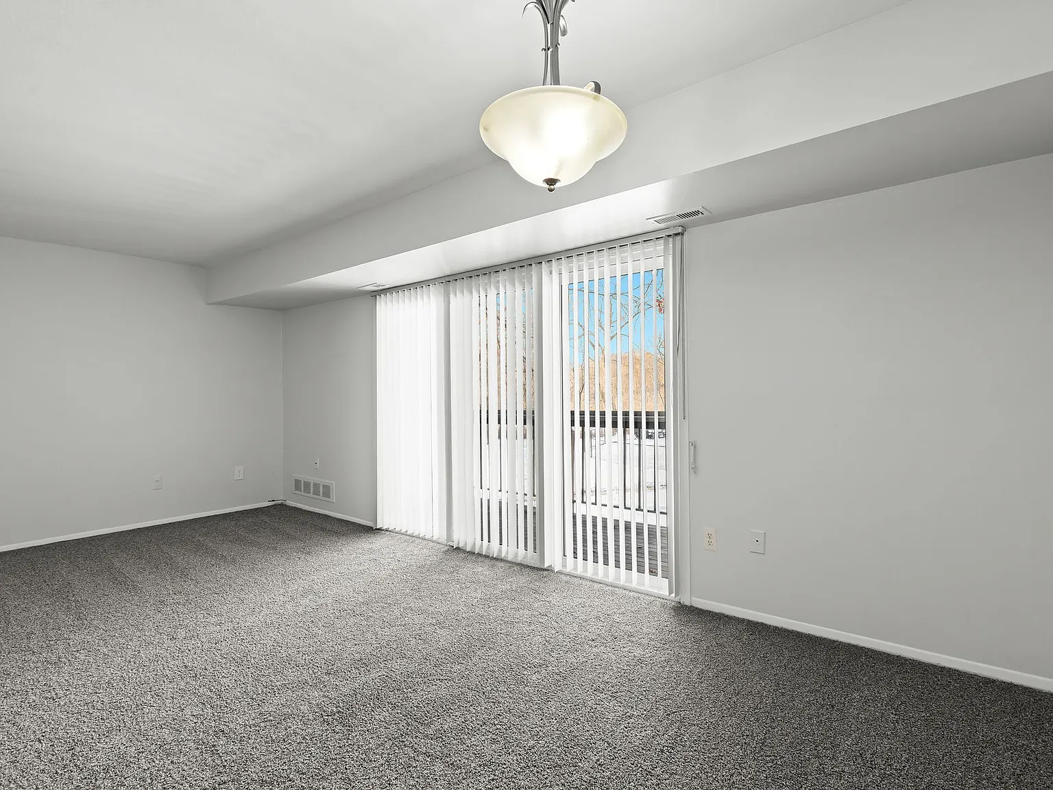 Willow Tree Apartments — Photo 2
