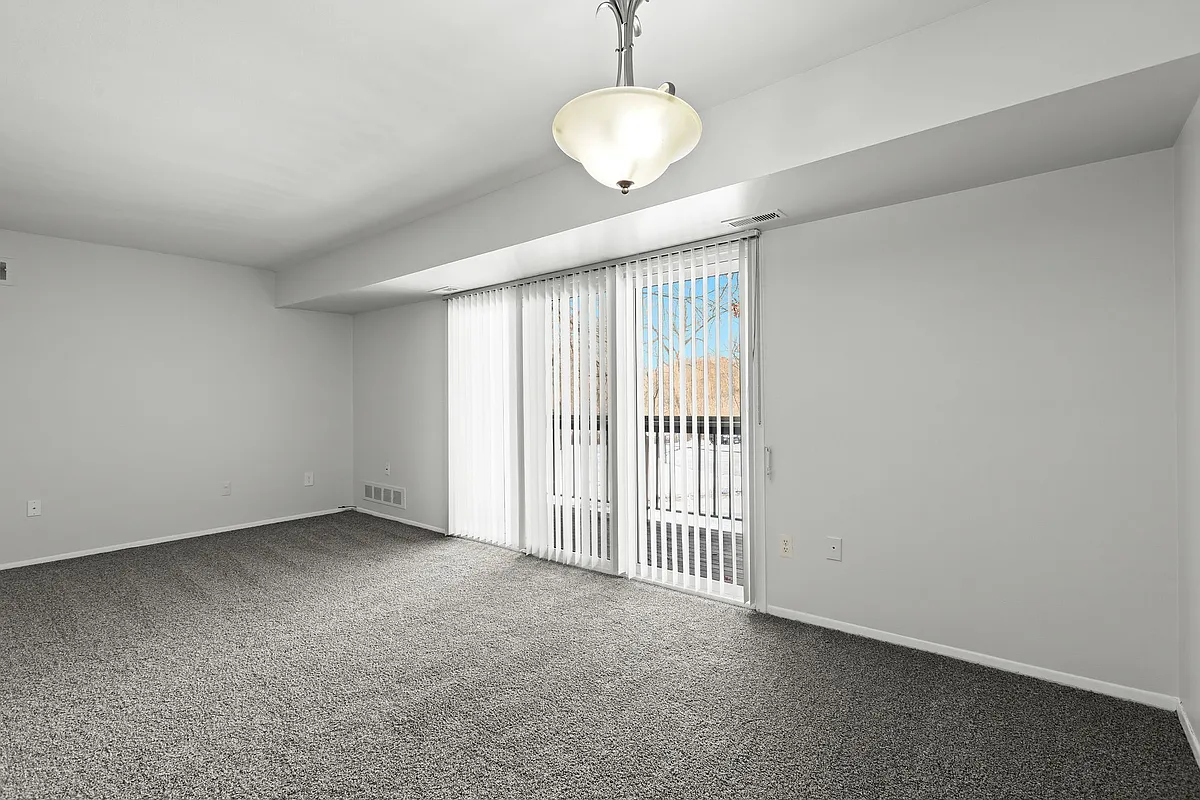 Building Photo - Willow Tree Apartments