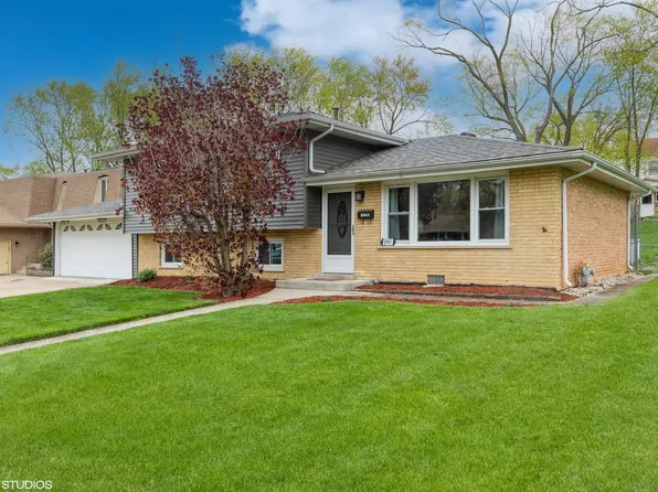 8943 S 83rd Ct, Hickory Hills, IL 60457
