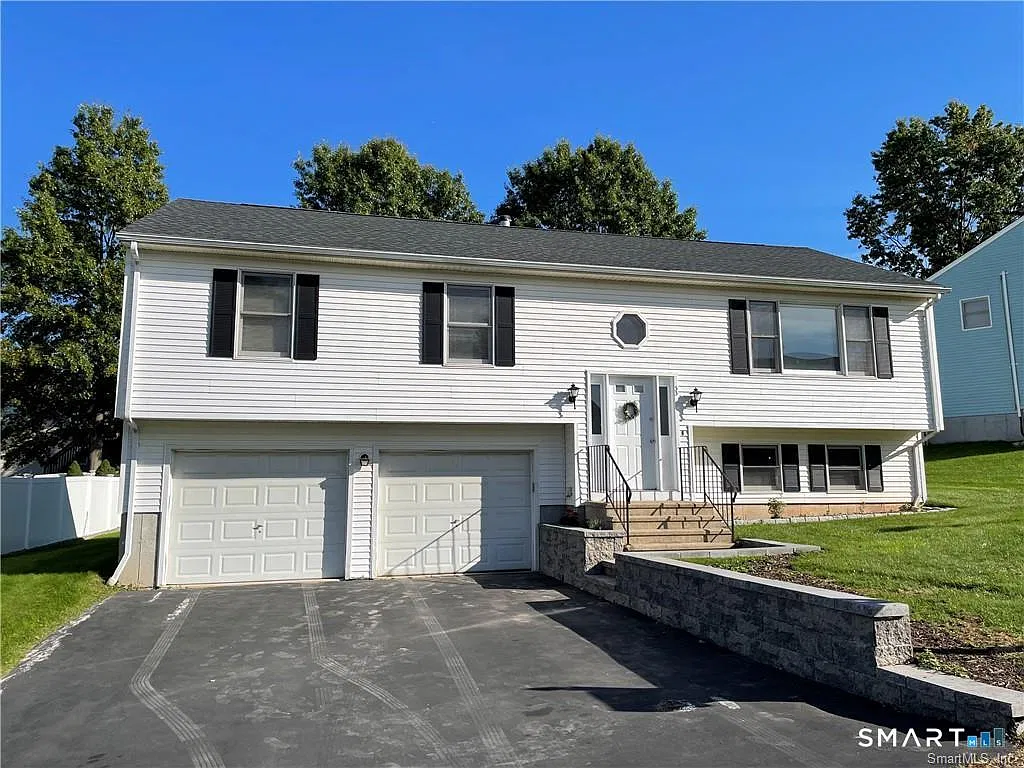3 bed, 2.5 bath, 1536 sqft, $3,100 — Photo 2