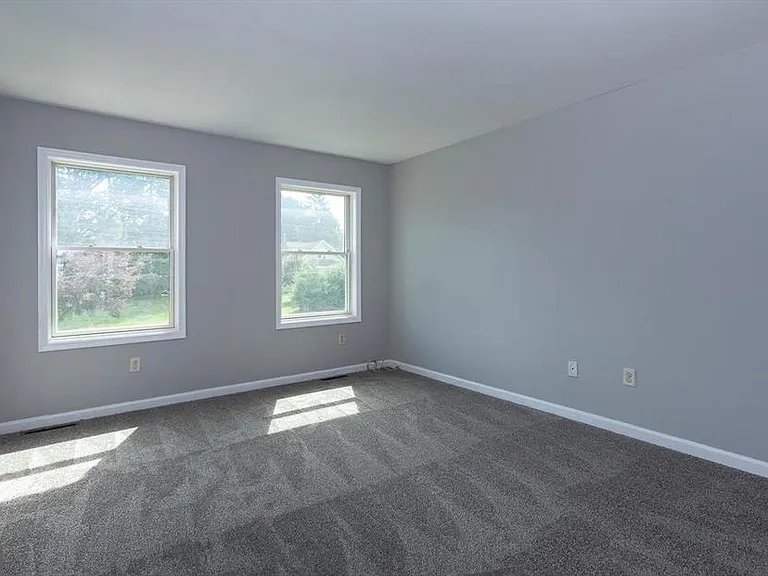 1041 Oberlin Rd — Photo 18
