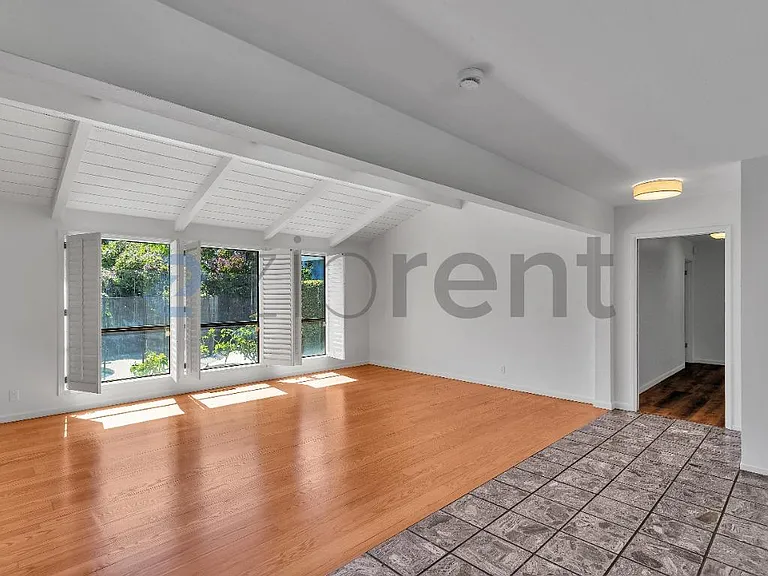 617 Hove Ct — Photo 12