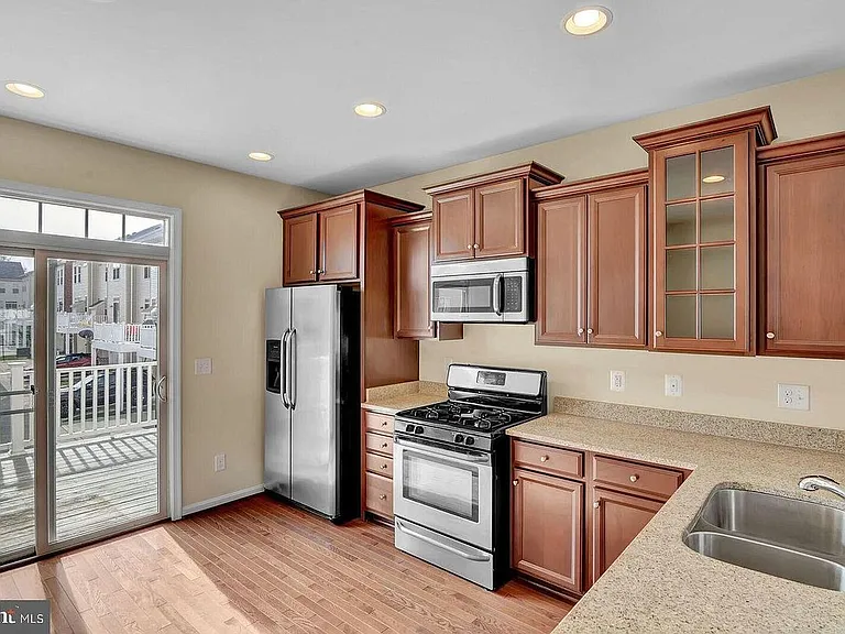 8891 Cherry St — Photo 14