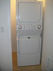 Rented by Robyn Lee, LREB