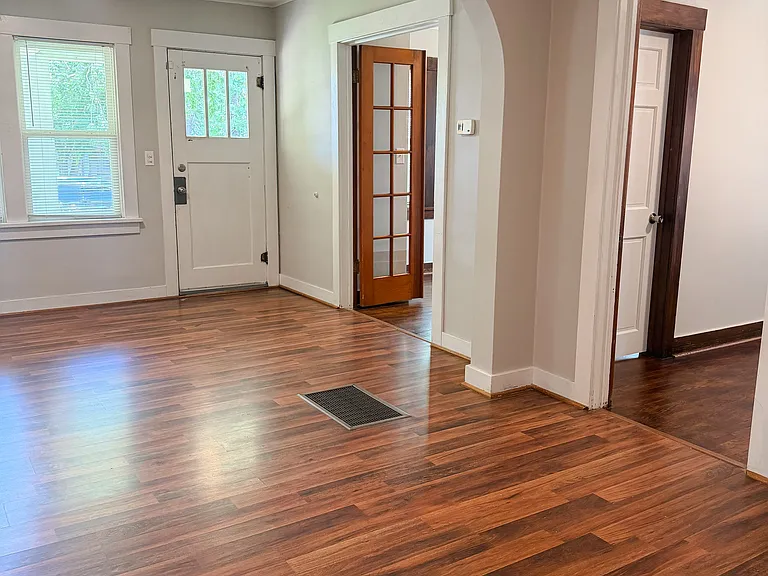 832 Sherman St — Photo 4