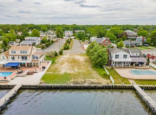 26 Cove Rd W, Bayville, NJ 08721