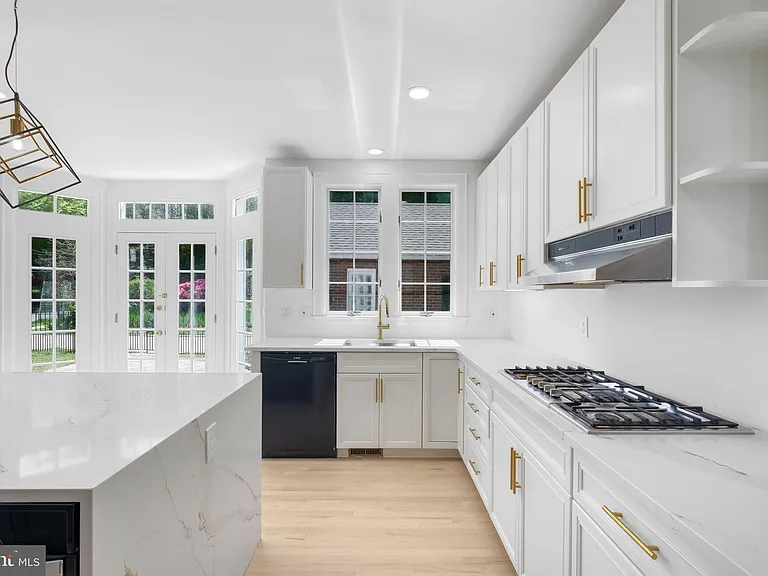 4400 Ridge St — Photo 2
