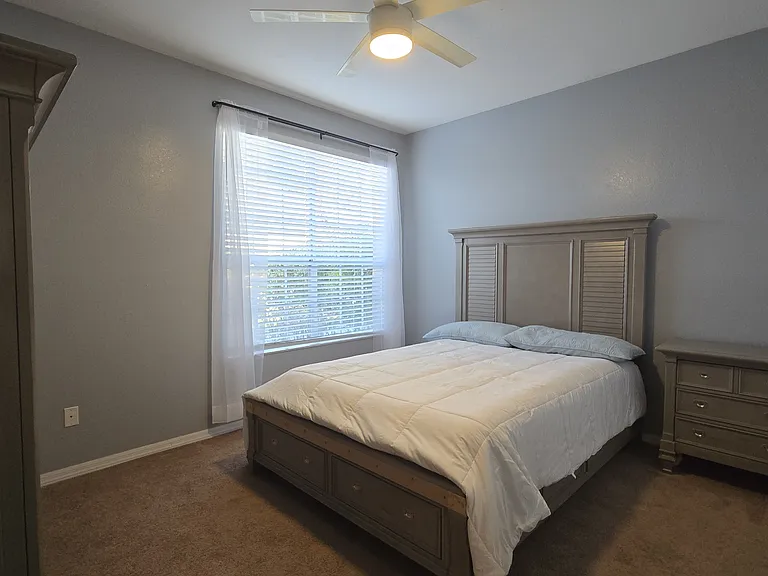 2nd bedroom