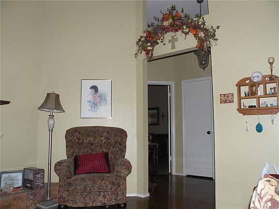 4th image of 3609 Drakestone Ave