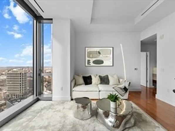 1 Dalton St APT 3506, Boston, MA 02115