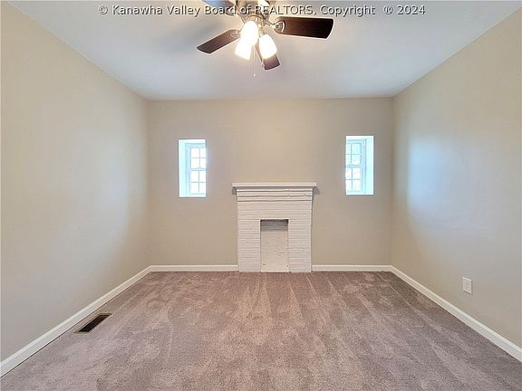 3rd image of 709 Weber St