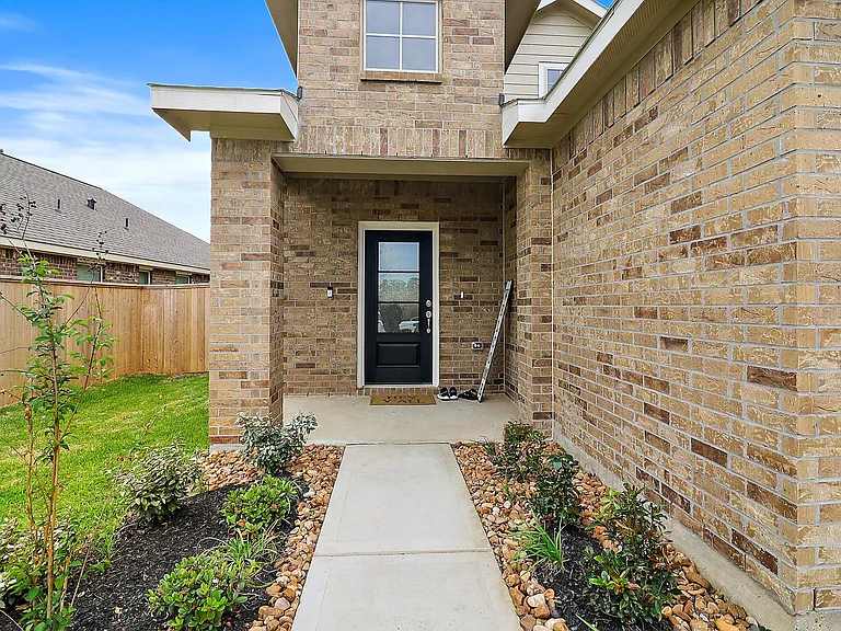 2107 Fisher Bend Dr — Photo 3