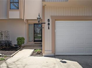 581 NW Valleybrook Rd, Blue Springs, MO 64014