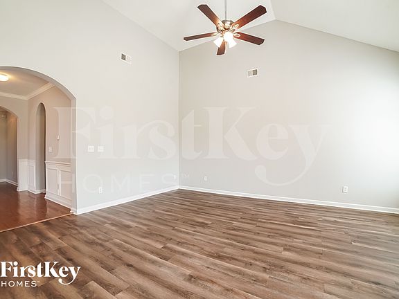 3rd image of 5515 Southern Peake Dr