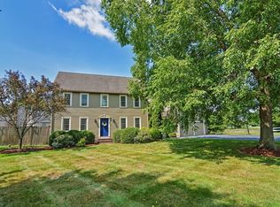 2 Mashpee Dr, North Attleboro, MA 02760
