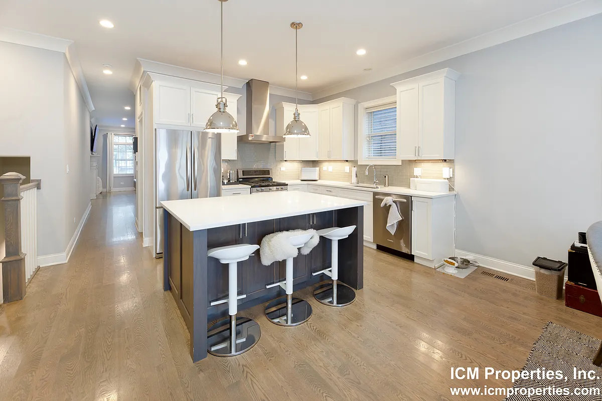 Building Photo - 1257 W Oakdale Ave #1E