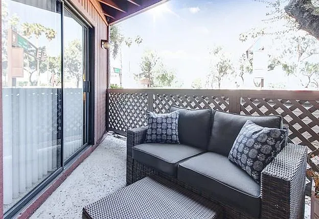 1x1 patio view