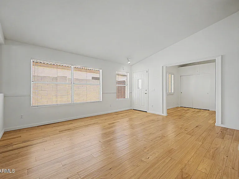 4626 E Charleston Ave — Photo 4
