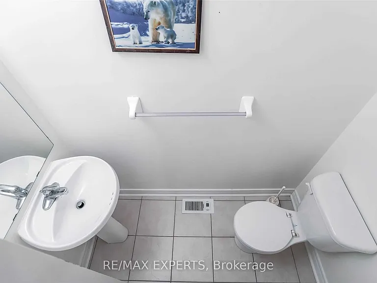 33 Saltspring Dr — Photo 6