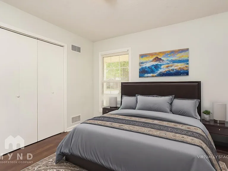 2274 Ashland Dr — Photo 3