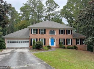 2562 River Knoll Dr SW, Lilburn, GA 30047