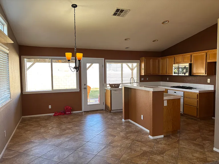 40508 Fieldcrest Ln — Photo 7