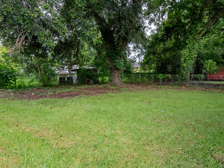 405 Johnston St — Photo 30