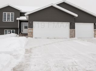 503 32nd St N, Moorhead, MN 56560