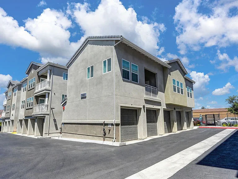 Vela Apartments — Photo 39
