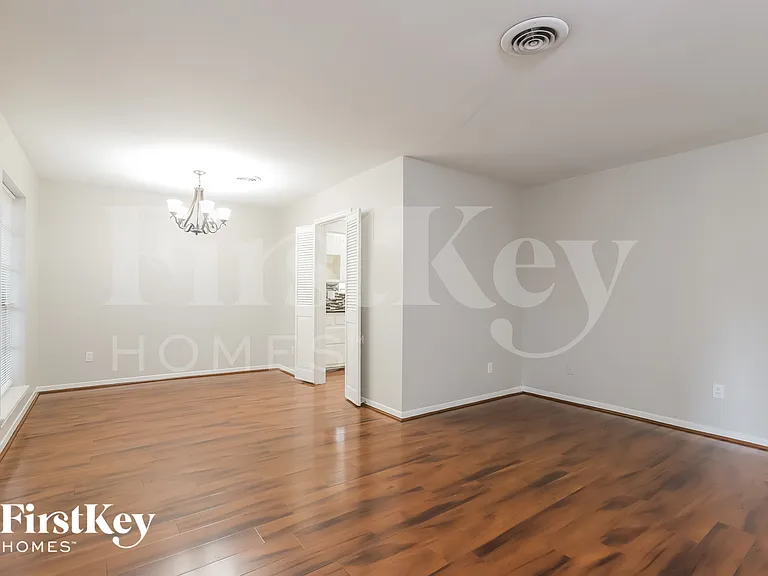 12115 Hillcroft St — Photo 4