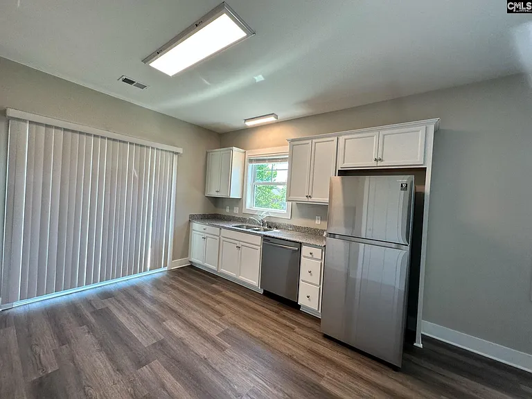 363 Galaxy Ln — Photo 3